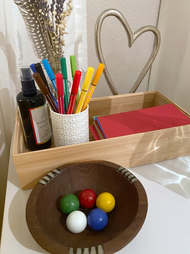 Farben, Papier und Schreiber